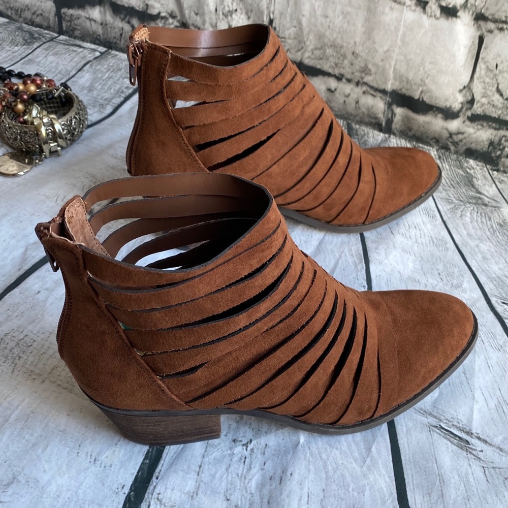 Carlos by Carlos Santana Cutout Vanna Ankle Booties, Size 7.5